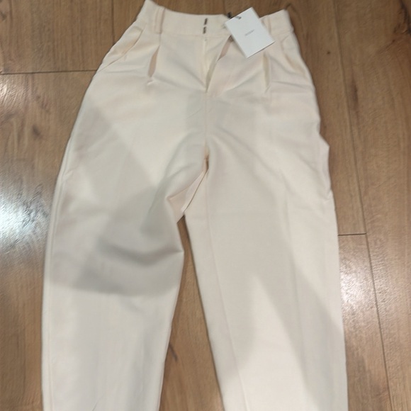 NEW DISSH Jackson Cream Tapered Leg Pleated Trouser Pants Casual Career 2 - Picture 5 of 8